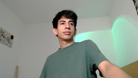 Snapshot of zack_kingg chatting on 10/14/25, 06:42 Zack King online show from 10/14/25, 06:42