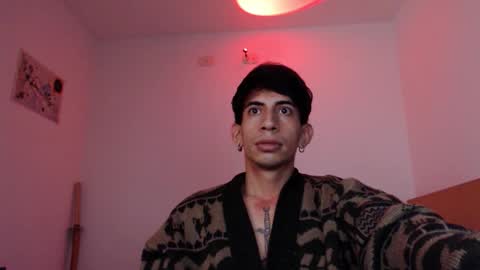 Snapshot of zack_kingg chatting on 10/18/25, 01:23 Zack King online show from 10/18/25, 01:23