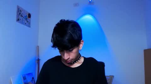 Snapshot of zack_kingg chatting on 10/23/25, 04:23 Zack King online show from 10/23/25, 04:23