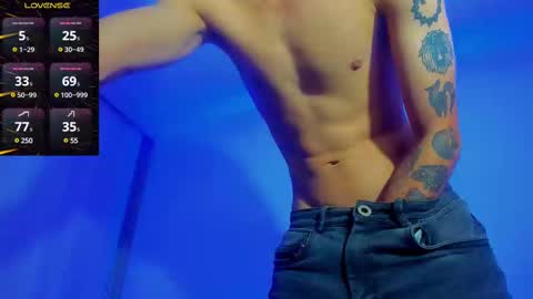 Snapshot of zackcum_ chatting on 02/19/25, 04:55 for you Zack online show from 02/19/25, 04:55