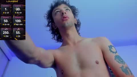 Snapshot of zackcum_ chatting on 03/04/25, 12:12 for you Zack online show from 03/04/25, 12:12