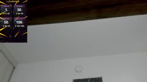 Snapshot of zackcum_ chatting on 03/06/25, 08:37 for you Zack online show from 03/06/25, 08:37