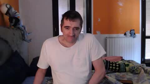 Snapshot of zackhot31 chatting on 10/03/25, 10:23 Ivan online show from 10/03/25, 10:23