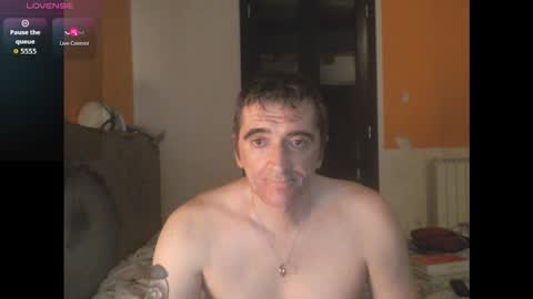 Snapshot of zackhot31 chatting on 10/19/25, 01:17 Ivan online show from 10/19/25, 01:17