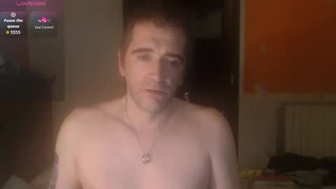 Snapshot of zackhot31 chatting on 10/21/25, 10:54 Ivan online show from 10/21/25, 10:54