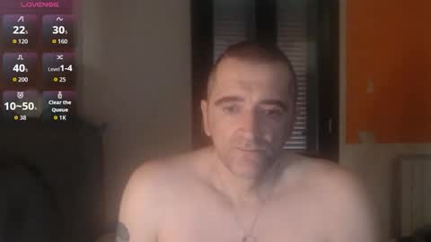 Snapshot of zackhot31 chatting on 10/22/25, 03:01 Ivan online show from 10/22/25, 03:01
