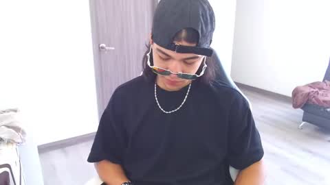Snapshot of zackss_player chatting on 10/07/25, 08:06 zackss_player online show from 10/07/25, 08:06
