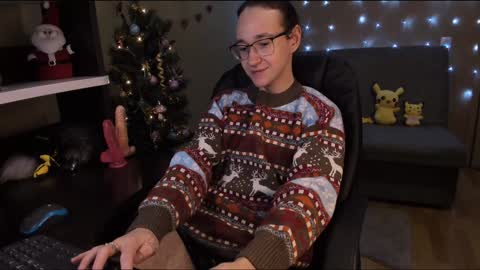 Snapshot of zackstivensen chatting on 12/30/24, 11:28 Zachary next stream on monday online show from 12/30/24, 11:28