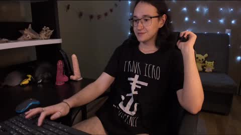 Snapshot of zackstivensen chatting on 01/06/25, 10:26 Zachary next stream on monday online show from 01/06/25, 10:26