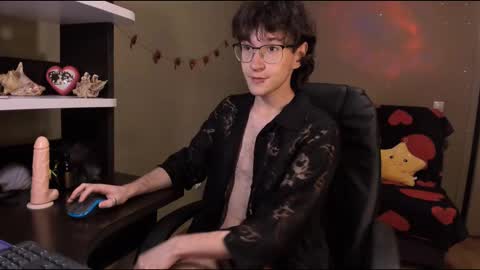 Snapshot of zackstivensen chatting on 02/15/25, 02:37 Zachary next stream on monday online show from 02/15/25, 02:37