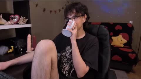 Snapshot of zackstivensen chatting on 02/21/25, 12:05 Zachary next stream on monday online show from 02/21/25, 12:05