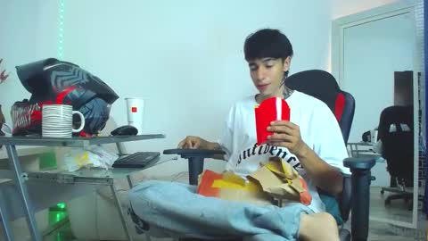 zack online show from 12/25/24, 09:33