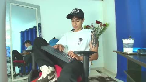 zack online show from 02/11/25, 08:52