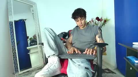 zack online show from 02/12/25, 08:29