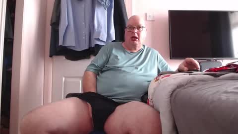 Snapshot of zacsmithuk chatting on 09/16/25, 02:40 Zac Smitj online show from 09/16/25, 02:40