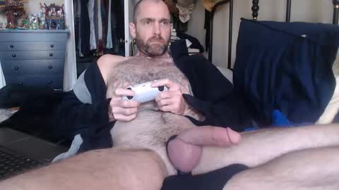 Snapshot of zaddyandboy chatting on 12/17/25, 09:21 zaddyandboy online show from 12/17/25, 09:21