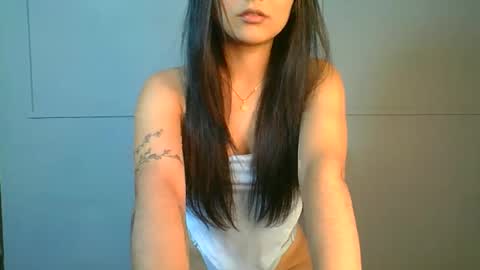 Snapshot of zafiramontiel_ chatting on 02/11/26, 03:55 Zafira online show from 02/11/26, 03:55