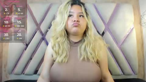 Snapshot of zafiro_claire chatting on 06/21/26, 03:36 Claire online show from 06/21/26, 03:36