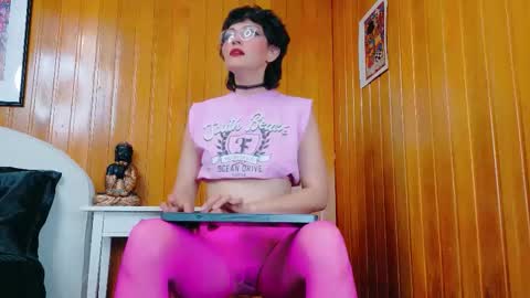 Karina  online show from 10/22/25, 08:30