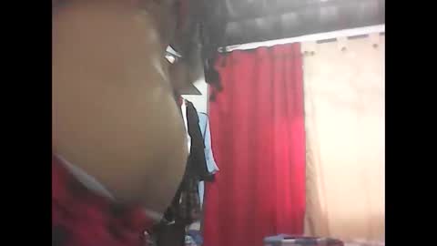 Snapshot of zafiro_rubi chatting on 12/14/25, 10:25 Zafiro online show from 12/14/25, 10:25