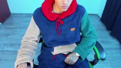 Snapshot of zafirocum chatting on 04/12/26, 11:48 BiG Zafiro online show from 04/12/26, 11:48