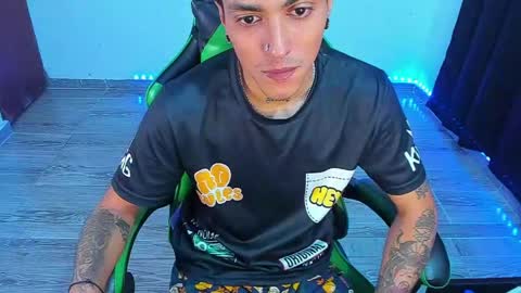 Snapshot of zafirocum chatting on 05/03/26, 12:55 BiG Zafiro online show from 05/03/26, 12:55