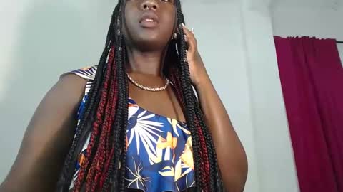 Snapshot of zahhysims chatting on 01/25/25, 01:41 zahhy online show from 01/25/25, 01:41