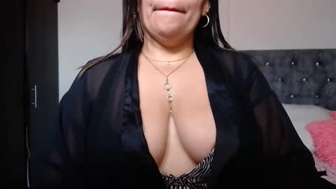 Zahi ... wants to play with everyone...yessss online show from 10/09/25, 03:43