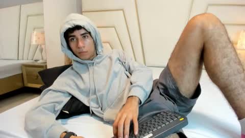 zahir_ashar online show from 10/28/25, 11:03