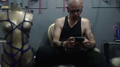 Snapshot of zainkreiger chatting on 04/06/26, 02:20 Dom Zain online show from 04/06/26, 02:20