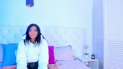 Zaira Angel online show from 11/15/25, 08:22