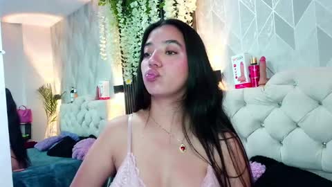 Snapshot of zaira_bonny chatting on 06/17/26, 03:35 Zaira Bonny online show from 06/17/26, 03:35