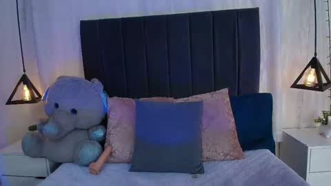 zairaaa_ online show from 12/14/25, 03:45