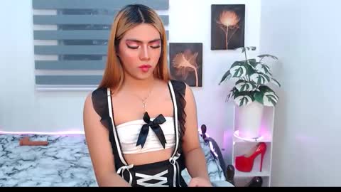 Snapshot of zairaaaaa chatting on 04/19/26, 12:15 Zai online show from 04/19/26, 12:15