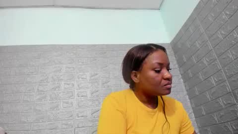 Snapshot of zamara__ chatting on 04/24/26, 02:36 Zamara online show from 04/24/26, 02:36