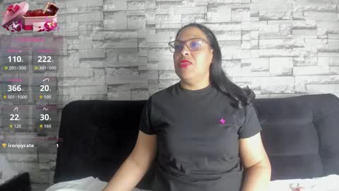 Snapshot of zamariah chatting on 10/29/25, 12:24 Danna online show from 10/29/25, 12:24