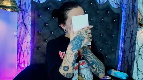   online show from 09/17/25, 06:42