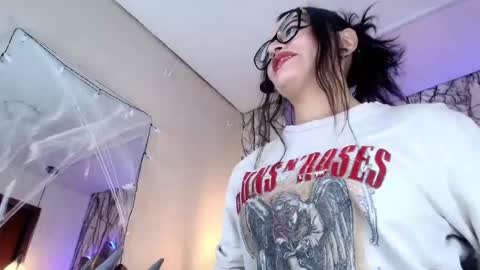   online show from 10/16/25, 07:04