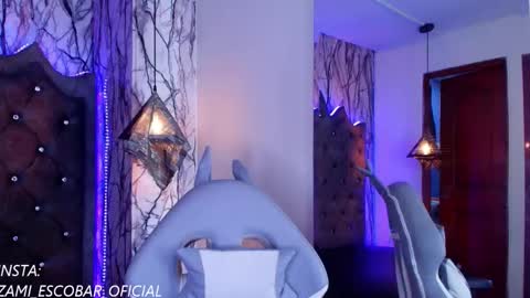 Snapshot of zami_escobar_of chatting on 02/22/26, 09:35 online show from 02/22/26, 09:35