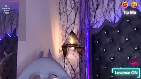 Snapshot of zami_escobar_of chatting on 04/02/26, 05:21 online show from 04/02/26, 05:21