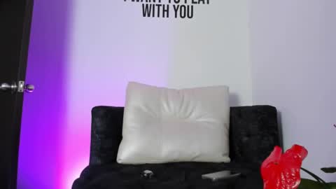 Snapshot of zamira_taylor chatting on 02/27/25, 01:59 zamira_taylor online show from 02/27/25, 01:59