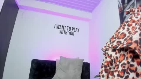 Snapshot of zamira_taylor chatting on 03/07/25, 01:53 zamira_taylor online show from 03/07/25, 01:53