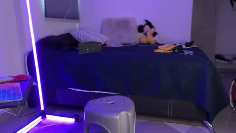 Snapshot of zamirxxxbig chatting on 02/19/26, 06:37 zamirxxxbig online show from 02/19/26, 06:37