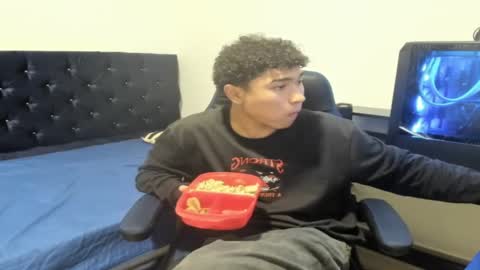 Snapshot of zammcito_ chatting on 12/04/24, 12:19 zamm online show from 12/04/24, 12:19