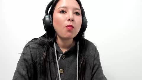 Snapshot of zammii69 chatting on 11/23/25, 03:01 zammii69 online show from 11/23/25, 03:01