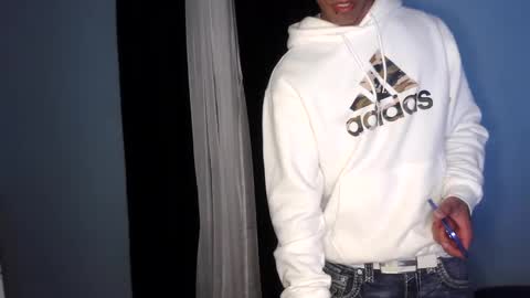 Snapshot of zamoraedii1994 chatting on 12/25/24, 10:48 Edii online show from 12/25/24, 10:48