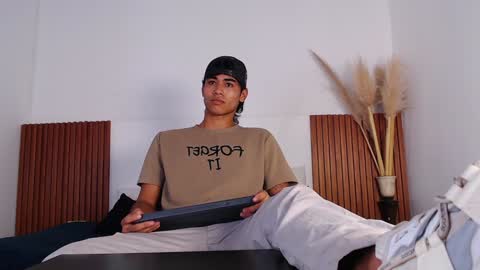 Snapshot of zander_2120 chatting on 01/16/25, 05:01 Zander online show from 01/16/25, 05:01