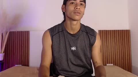 Snapshot of zander_2120 chatting on 03/12/25, 01:51 Zander online show from 03/12/25, 01:51