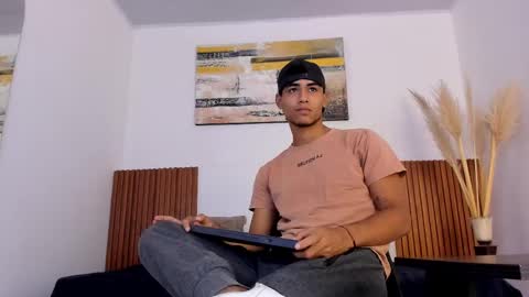 Zander online show from 09/12/25, 01:11