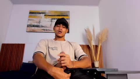 Snapshot of zander_2120 chatting on 09/25/25, 02:10 Zander online show from 09/25/25, 02:10